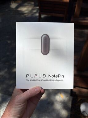 New unopened NotePin Wearable Voice Recorder Clip - Gray